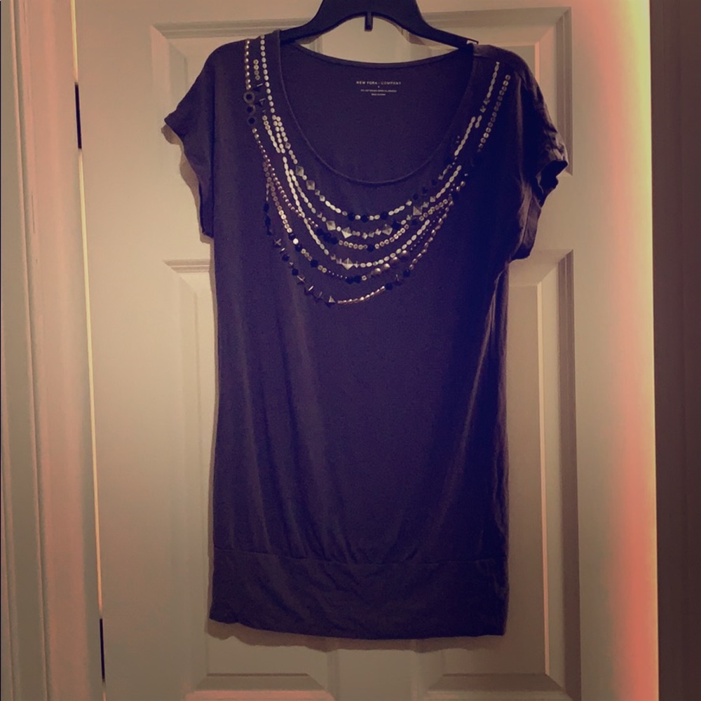 ‼️⬇️ PRICE CUT‼️Gray embellished top